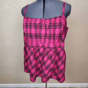 Torrid Berry and Black Plaid Camisole Top Size 5 (5X) 3726